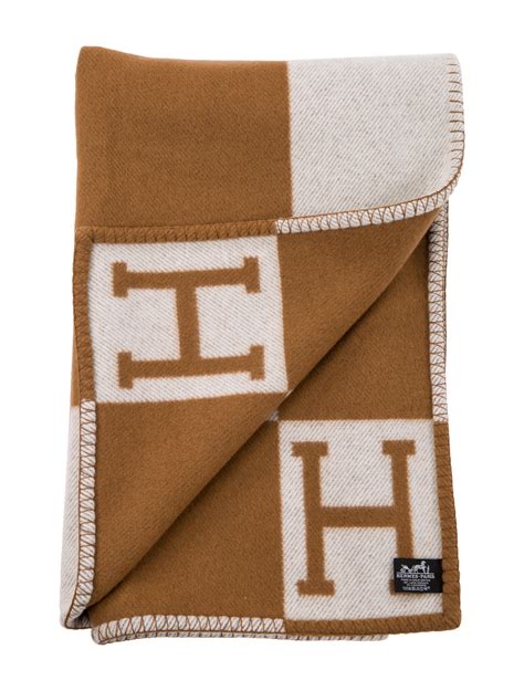 hermes throw blanket cost.